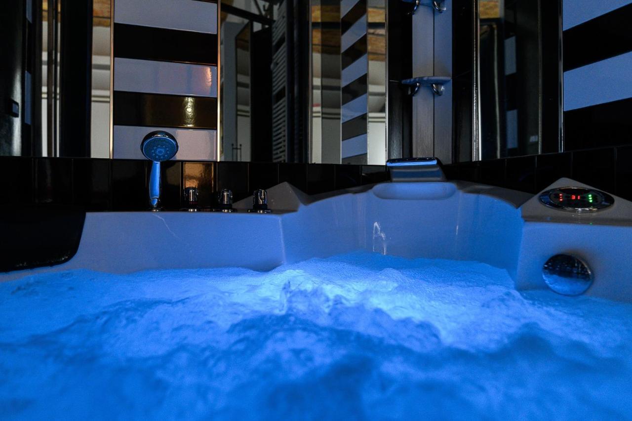 Appartamento Stylish With Jacuzzi By Ndp Rent Roma Esterno foto